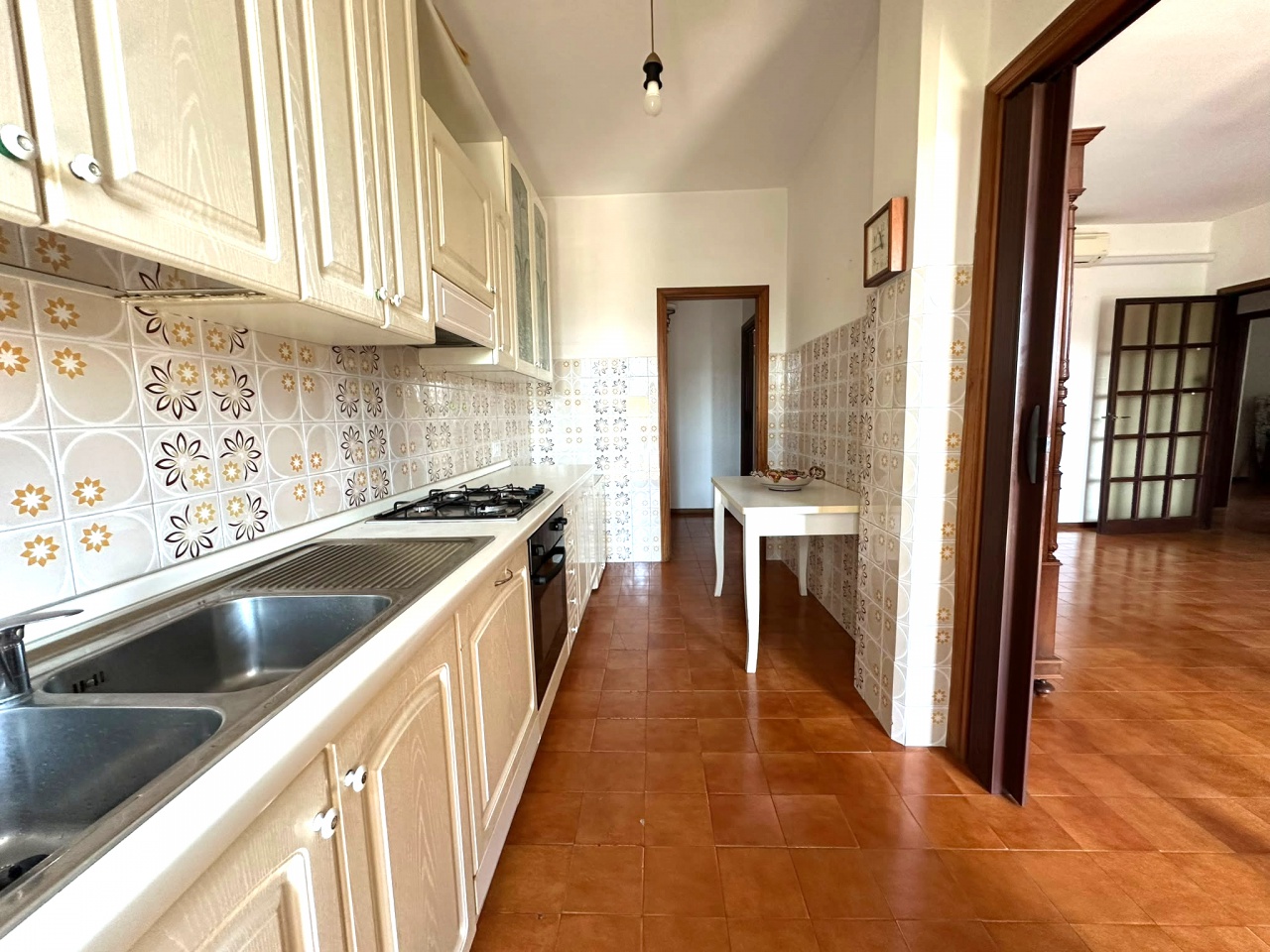 Appartamento con box in via de gasperi, Follonica