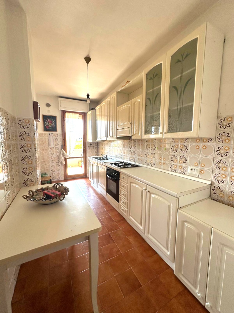Appartamento con box in via de gasperi, Follonica