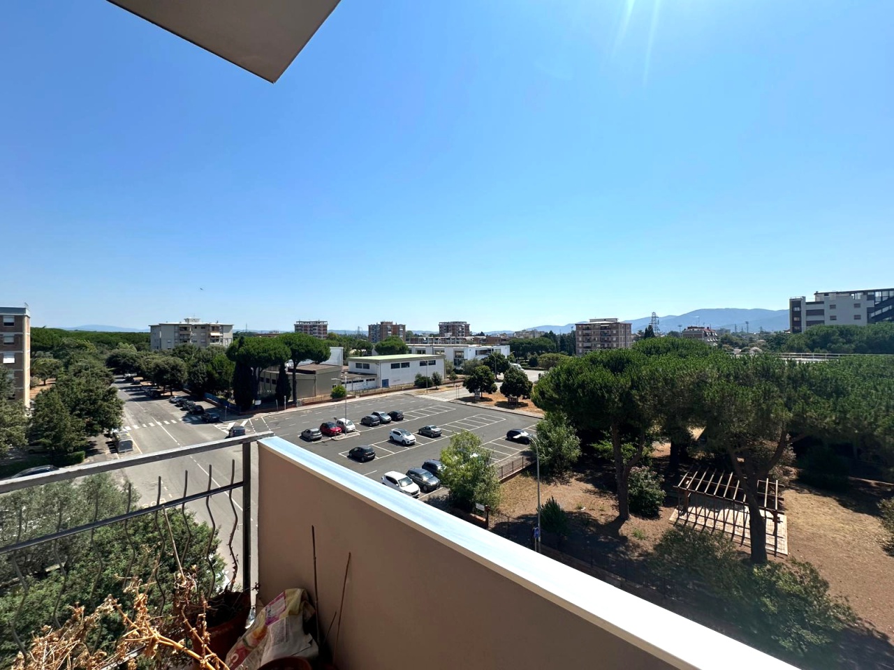 Appartamento con box in via de gasperi, Follonica