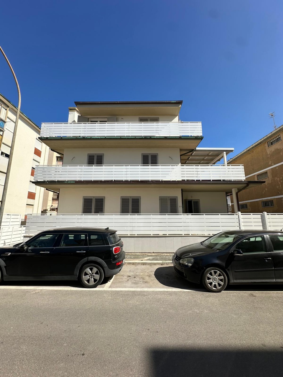 Trilocale con terrazzo in via piemonte, Follonica