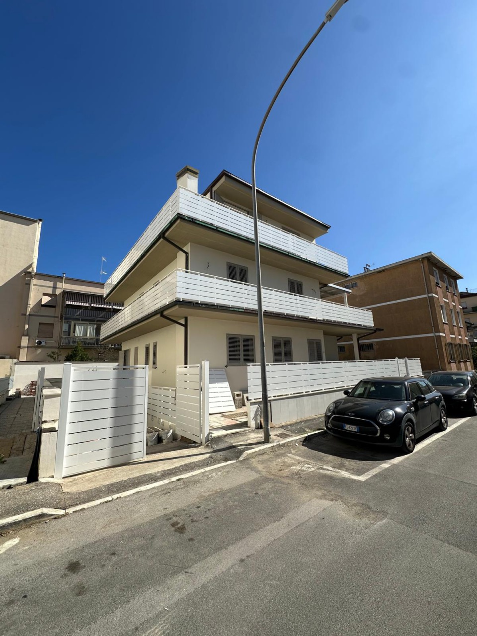 Trilocale con terrazzo in via piemonte, Follonica