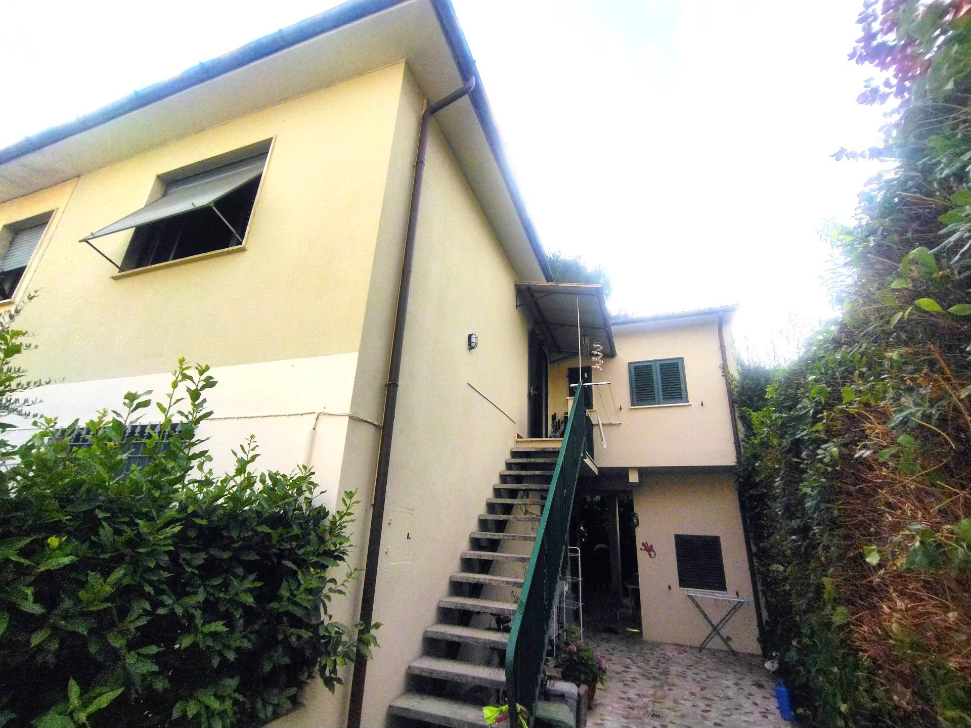 Appartamento in vendita a Camaiore, Centro