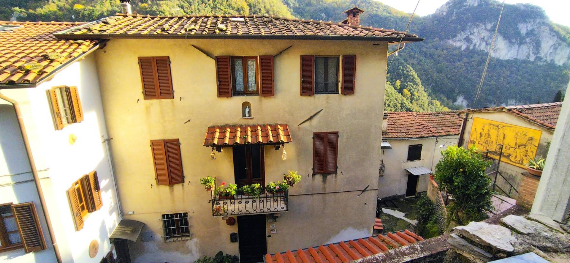 Casa indipendente in vendita a Camaiore, Prima Collina