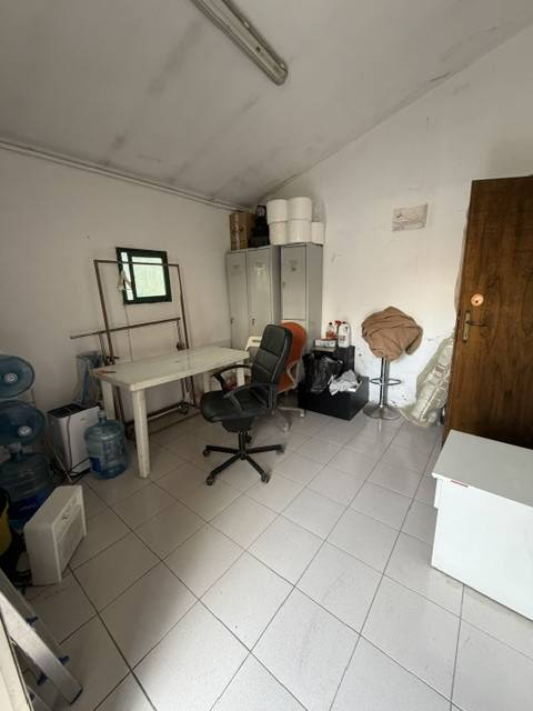 Locale commerciale in vendita a Viareggio, Centro Storico