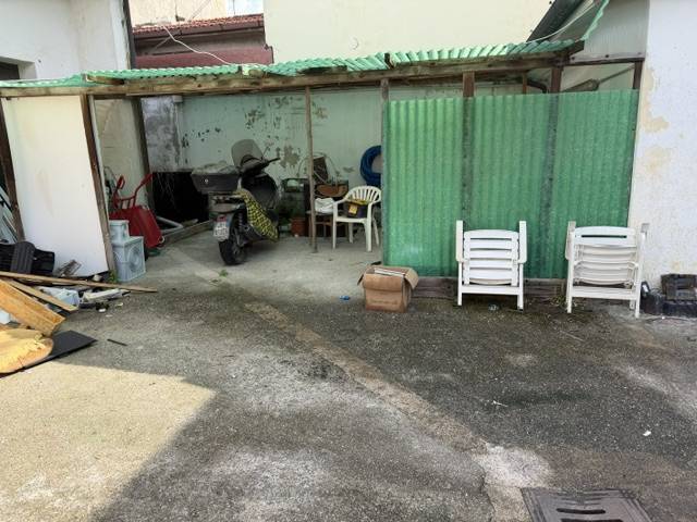 Locale commerciale in vendita a Viareggio, Centro Storico