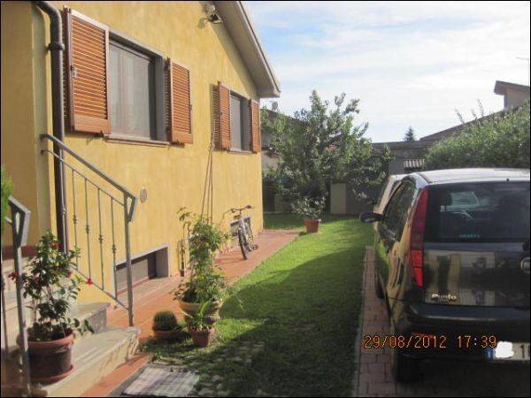 Villa bifamiliare in vendita a Massarosa, Piano di Mommio