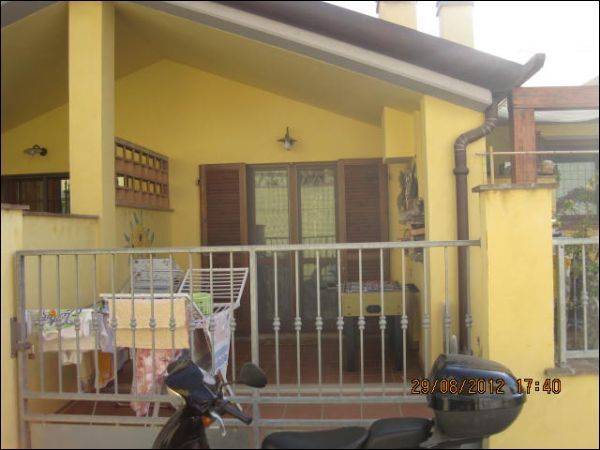 Villa bifamiliare in vendita a Massarosa, Piano di Mommio