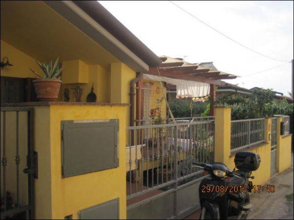 Villa bifamiliare in vendita a Massarosa, Piano di Mommio