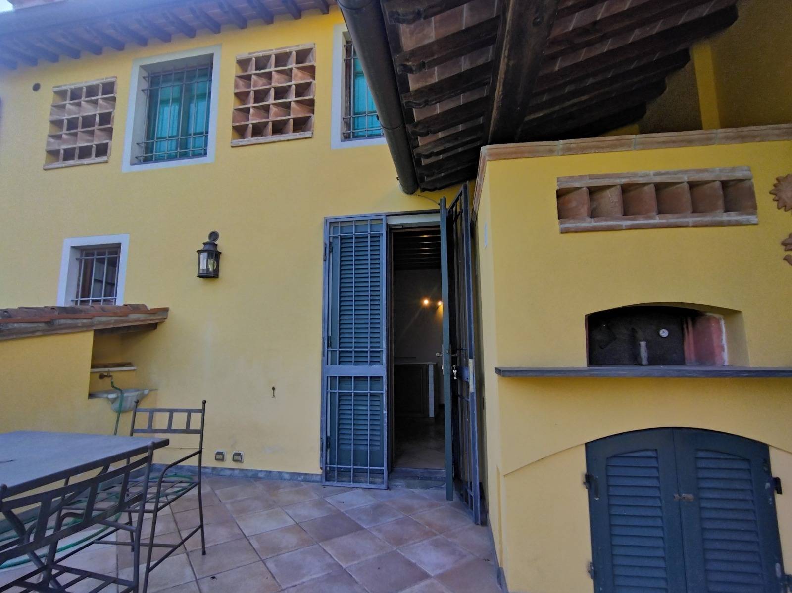 Propriet rustica con terreno in vendita a Camaiore, Capezzano Pianore
