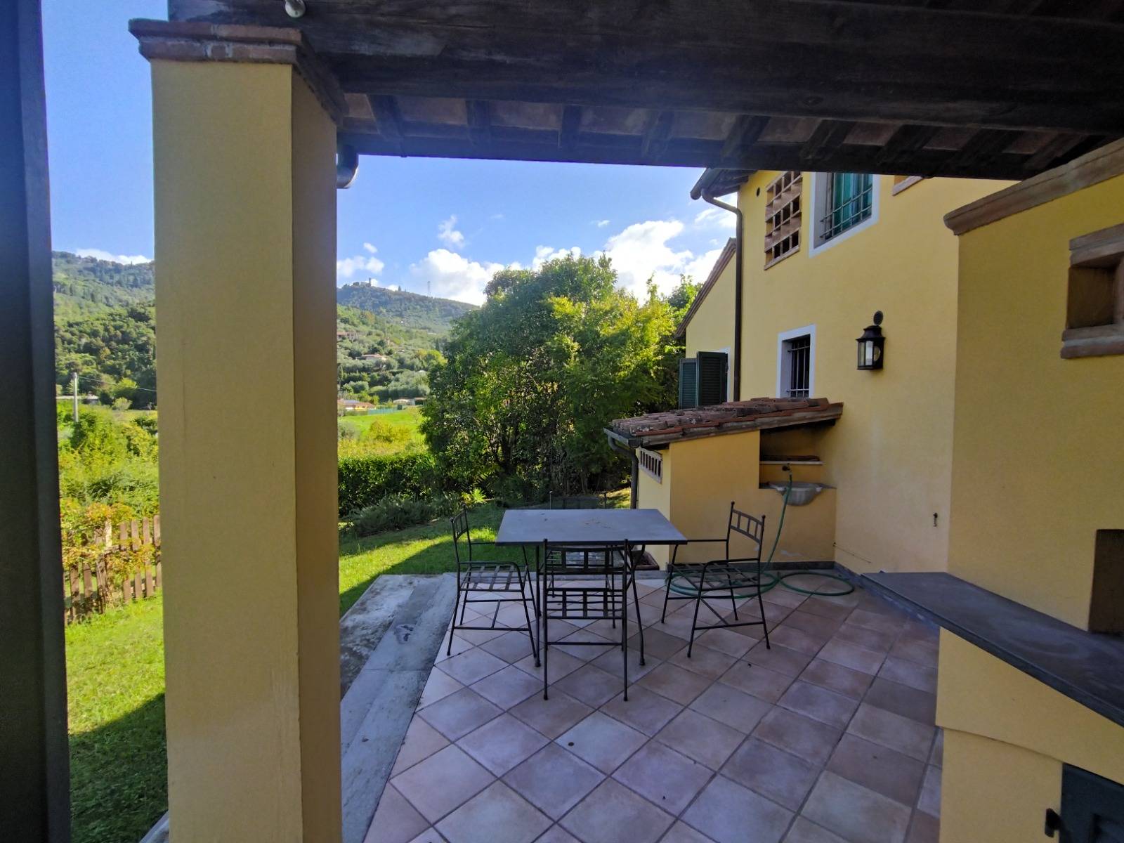 Propriet rustica con terreno in vendita a Camaiore, Capezzano Pianore