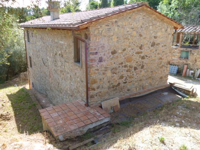 Propriet rustica con terreno in vendita a Massarosa, Corsanico
