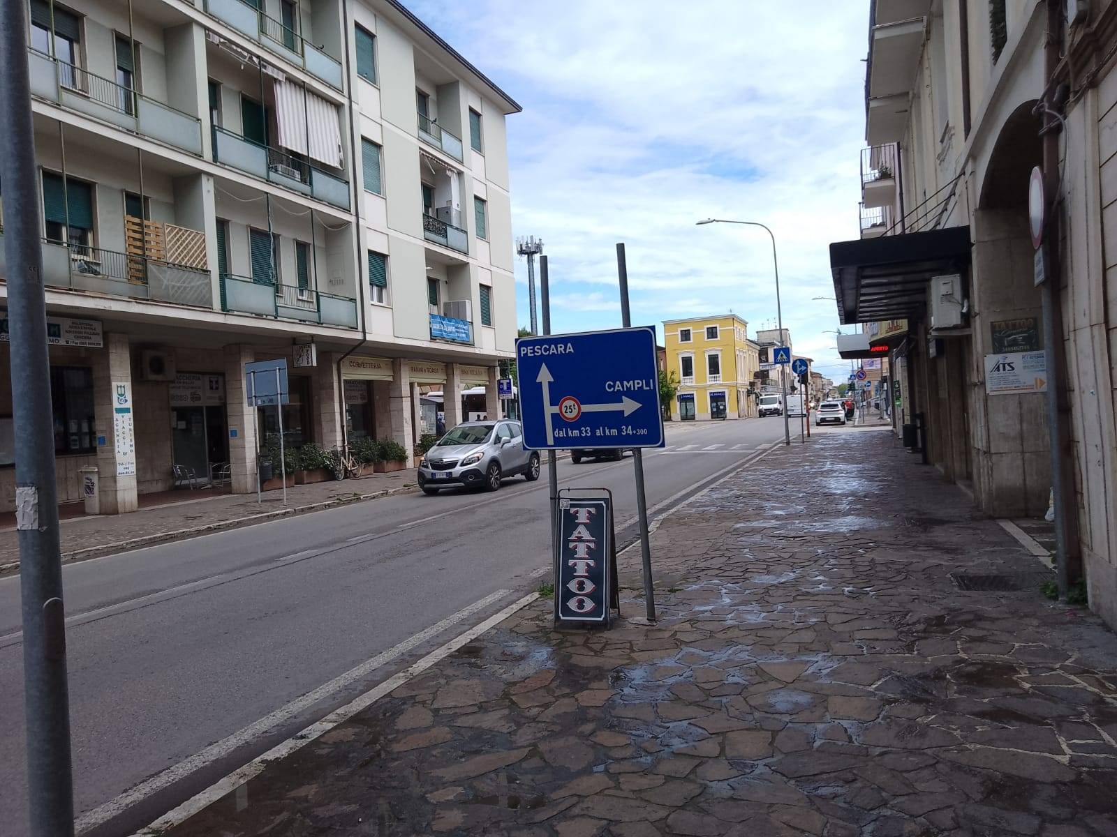 locale commerciale in vendita a Giulianova, Lido