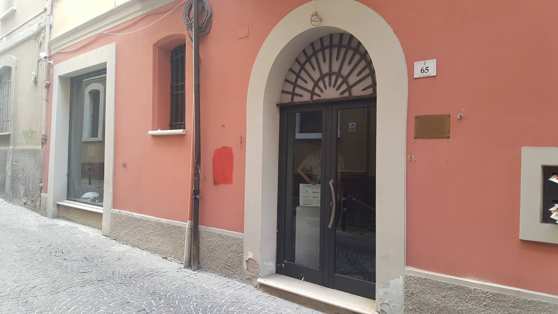 Locale commerciale in affitto a Teramo