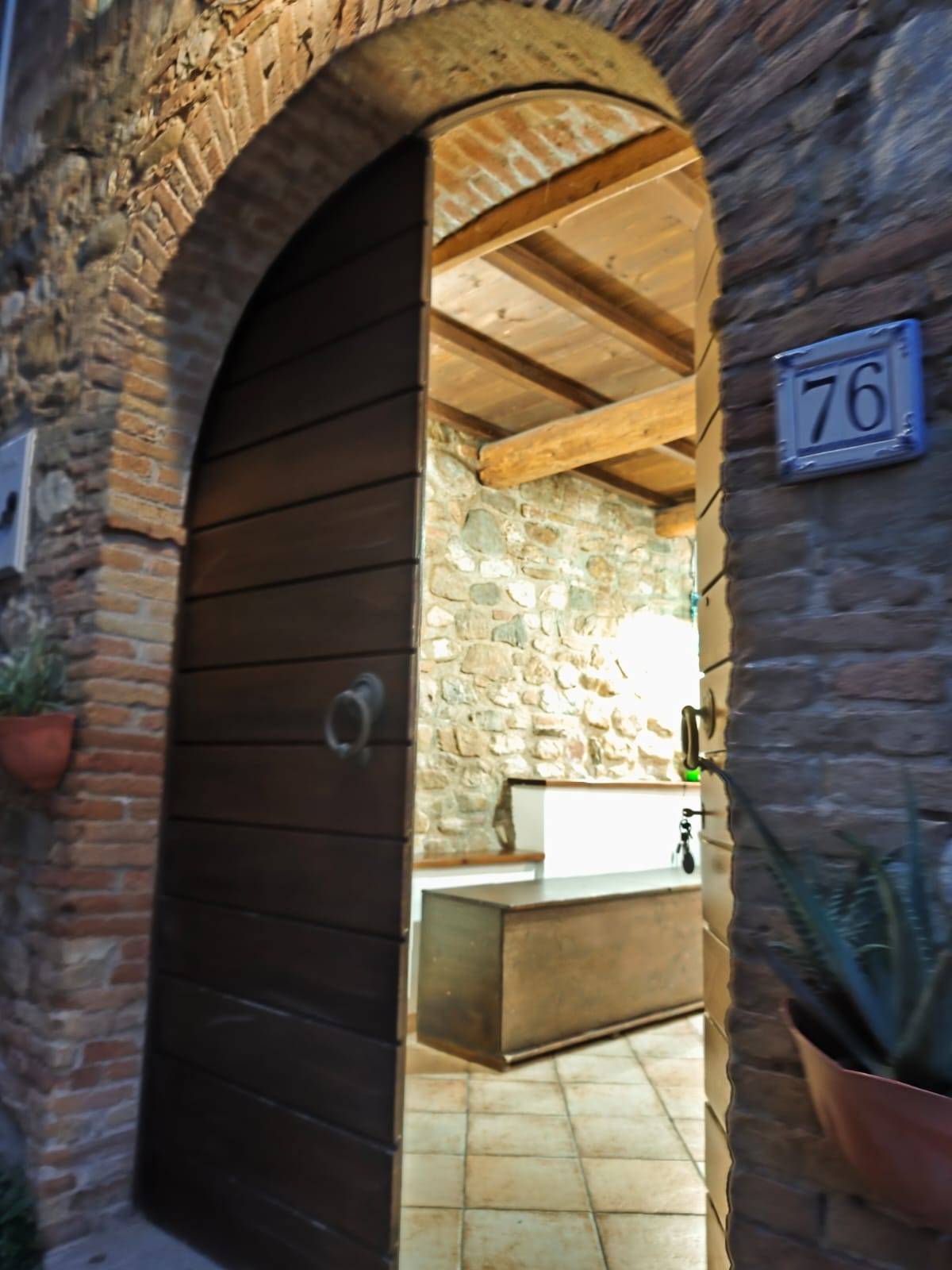 Appartamento con ingresso indipendente in vendita a Torricella Sicura