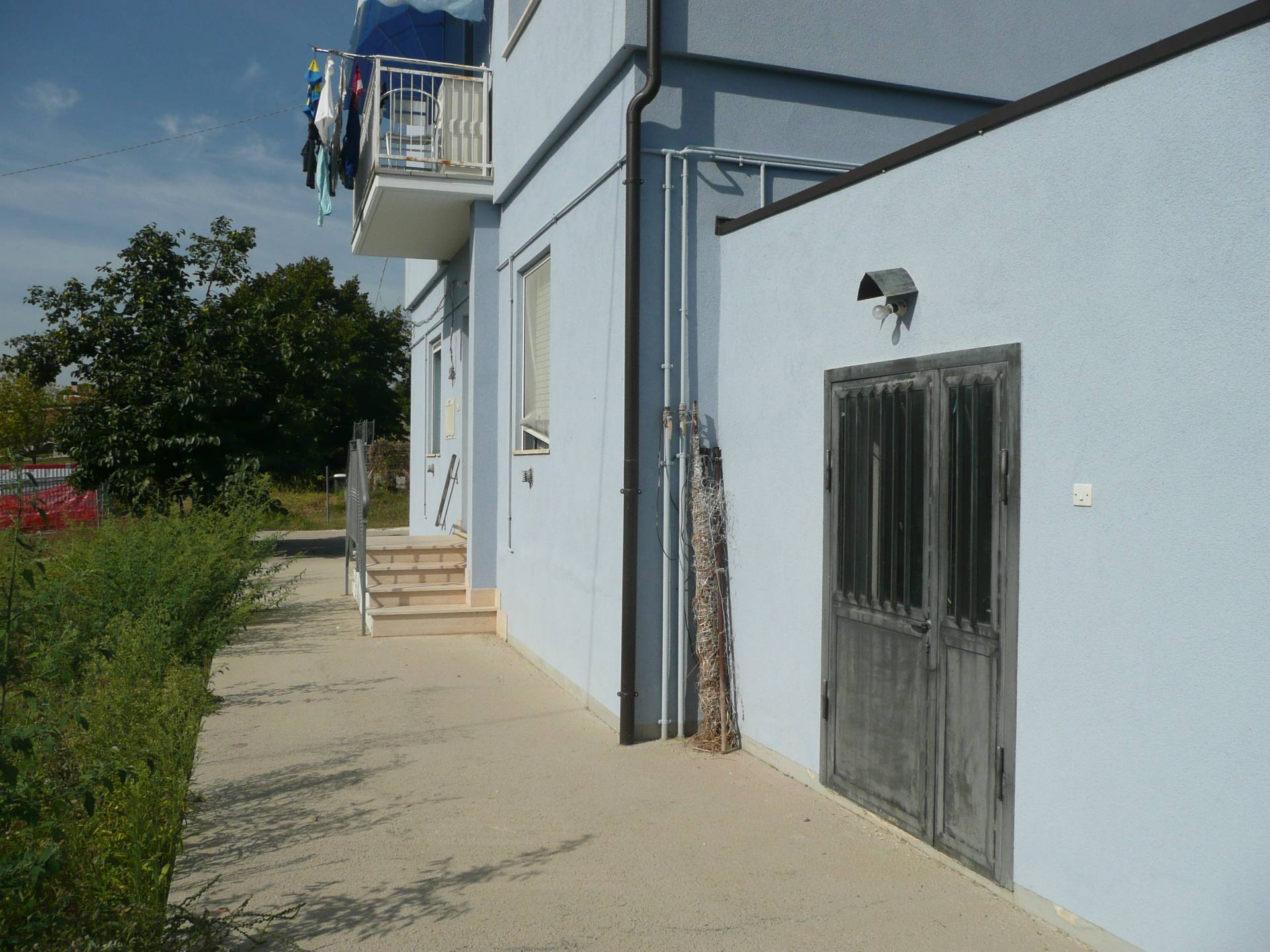 Appartamento con ingresso indipendente in vendita a Teramo