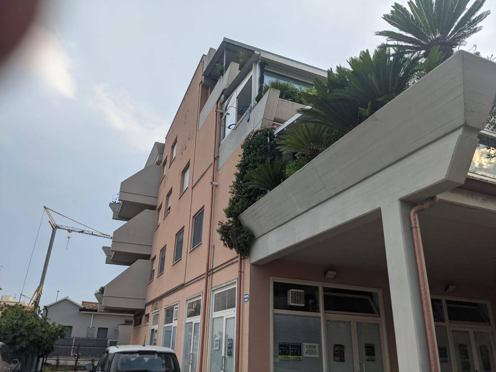 Locale commerciale in vendita a Giulianova, Lido