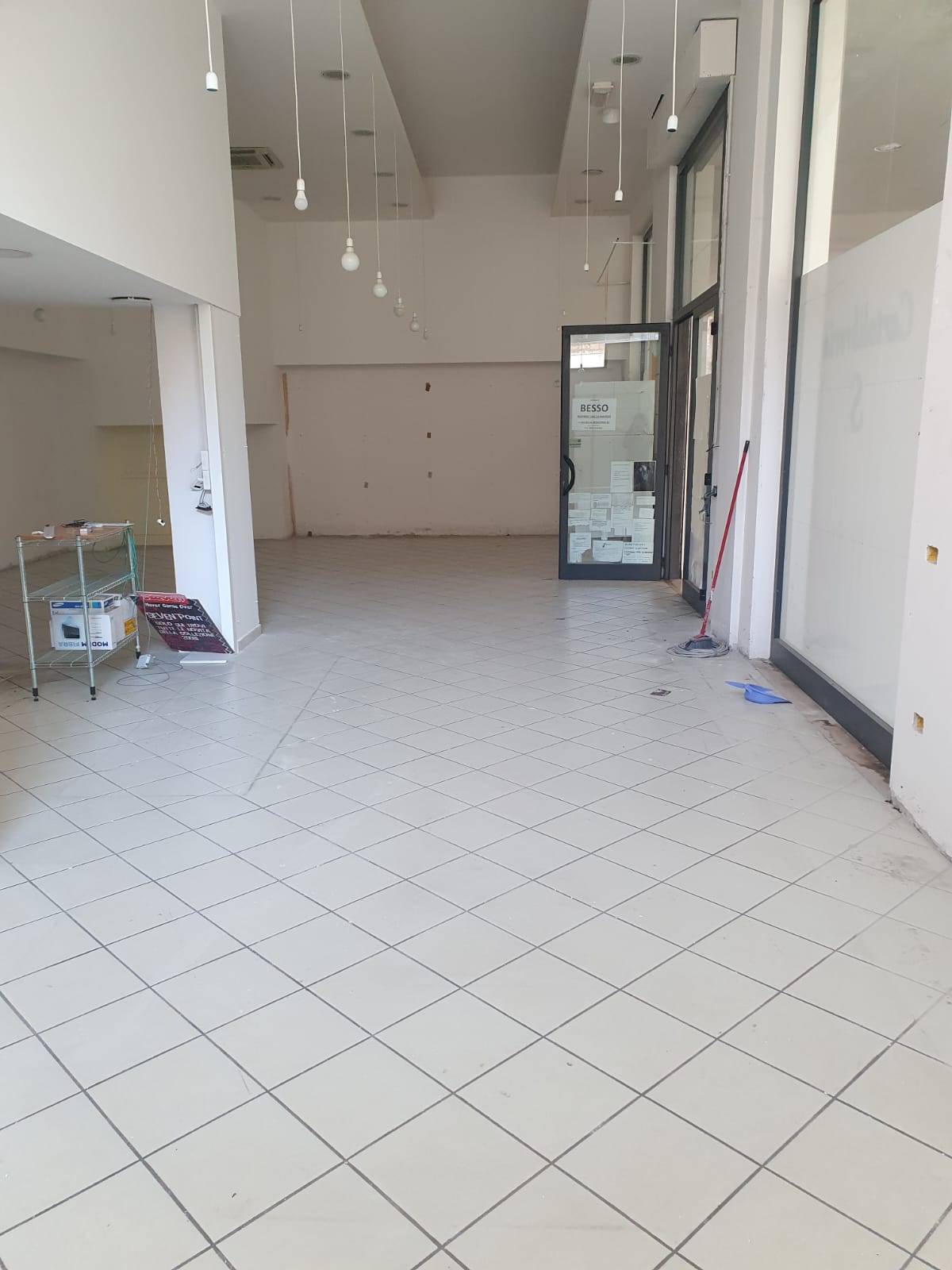 Locale commerciale in affitto a Teramo