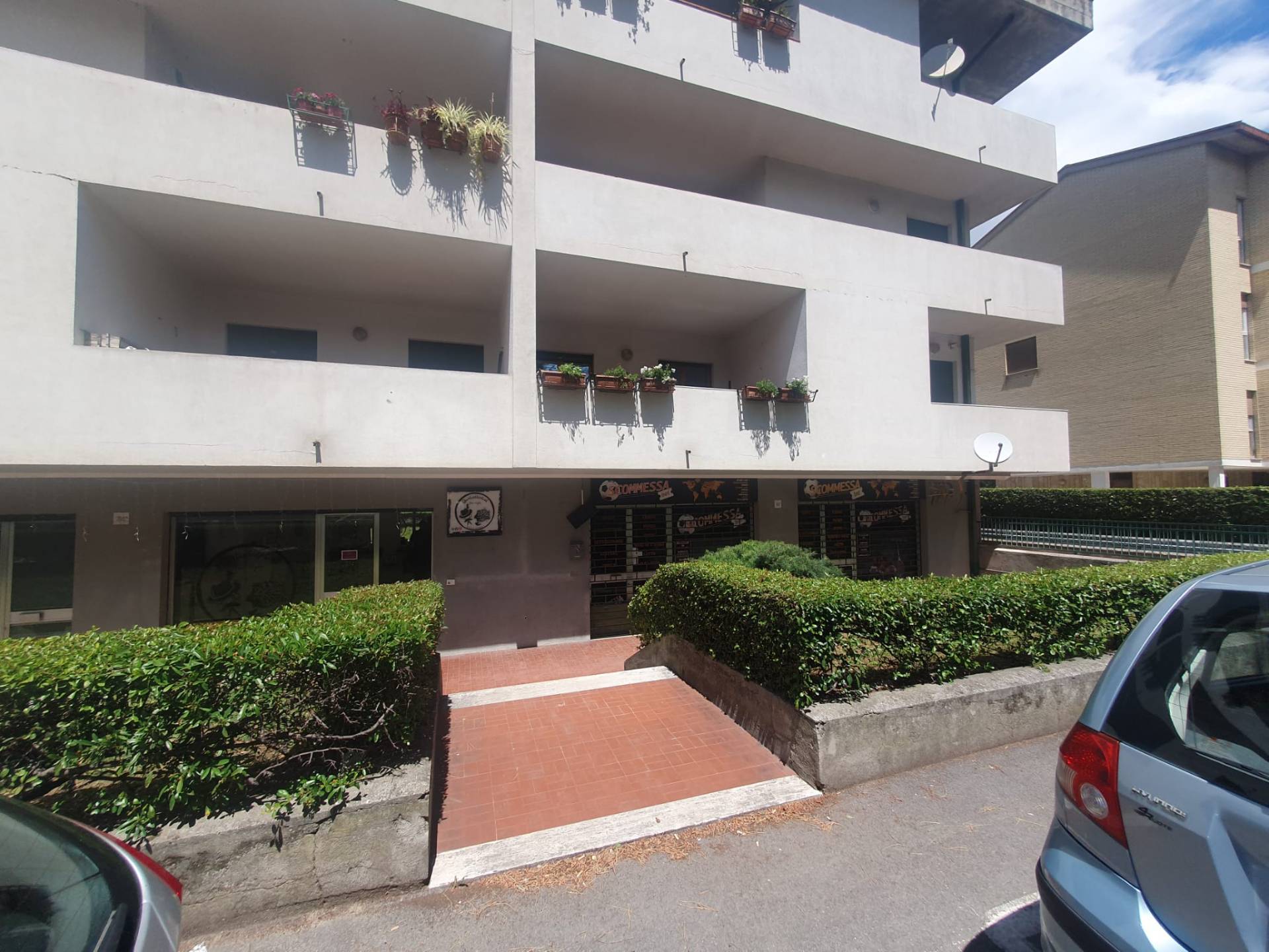 Locale commerciale in affitto a Teramo