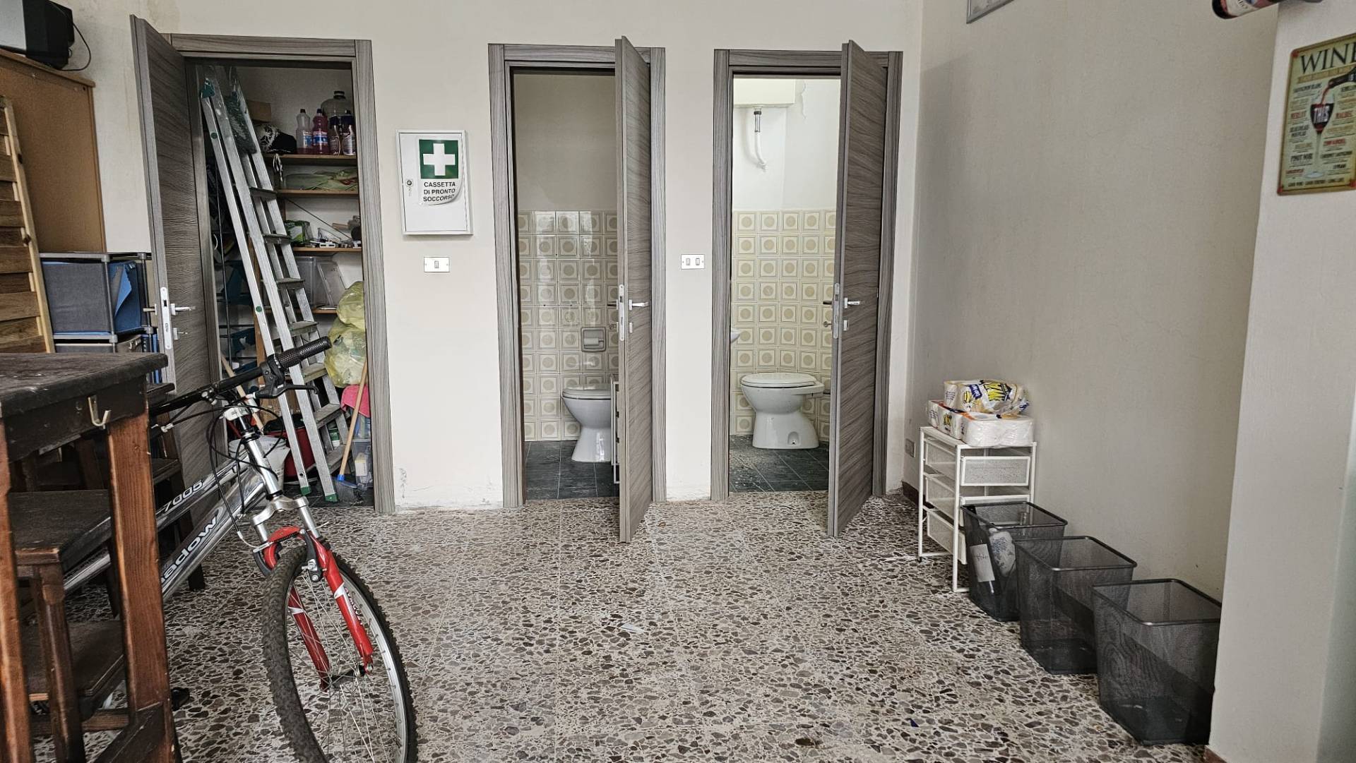 Locale commerciale in vendita a Giulianova, Lido