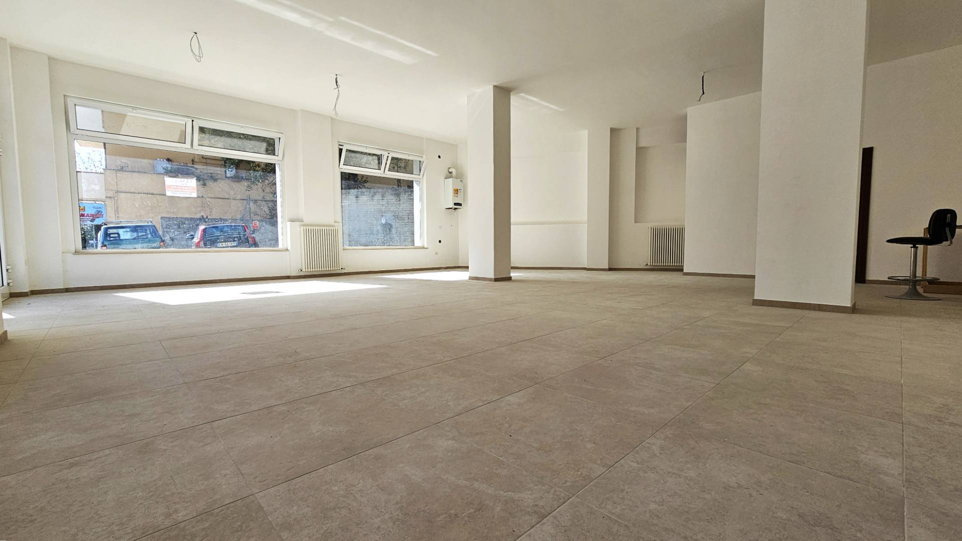 Locale commerciale in vendita a Teramo, Prima periferia