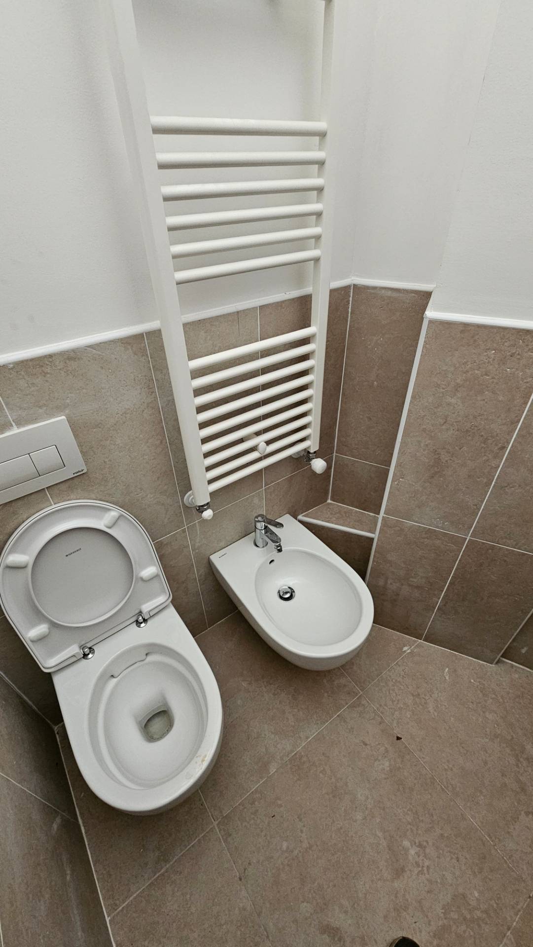 Locale commerciale in vendita a Teramo, Prima periferia