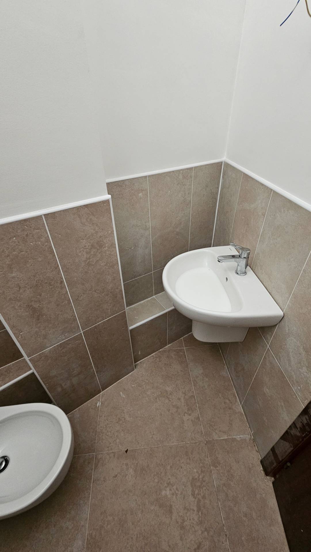 Locale commerciale in vendita a Teramo, Prima periferia