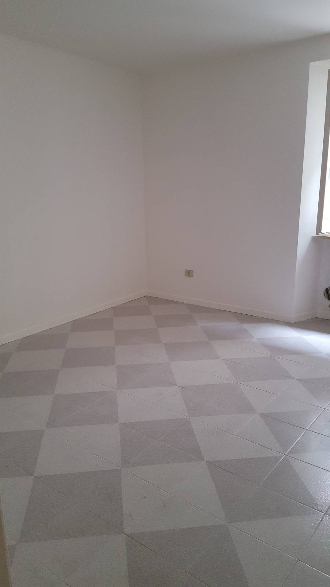 Appartamento con ingresso indipendente in vendita a Teramo, Centro