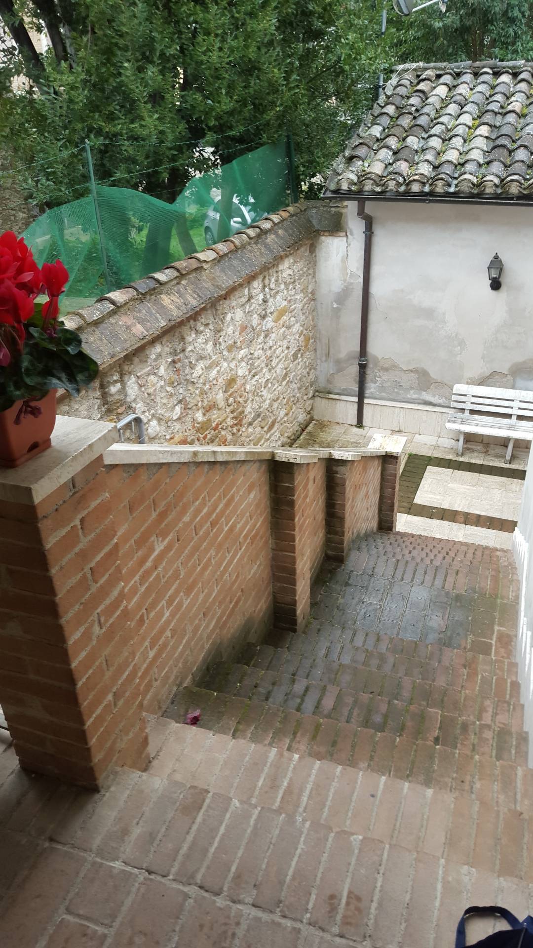 Appartamento con ingresso indipendente in vendita a Teramo, Centro