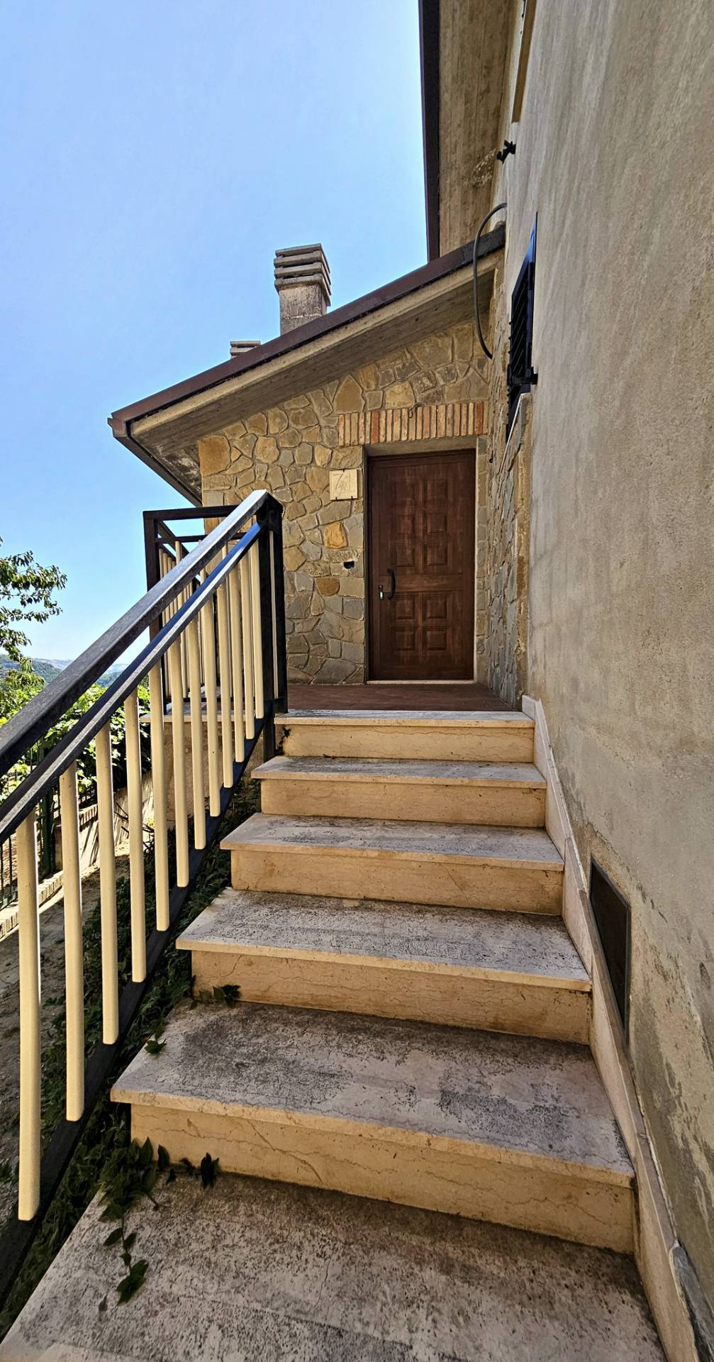 Appartamento con ingresso indipendente in vendita a Montorio al Vomano, Schiavano
