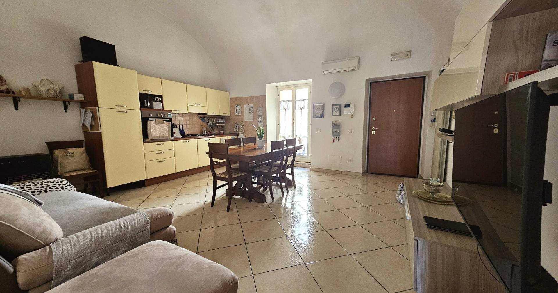 Appartamento con ingresso indipendente in vendita a Teramo, Centro