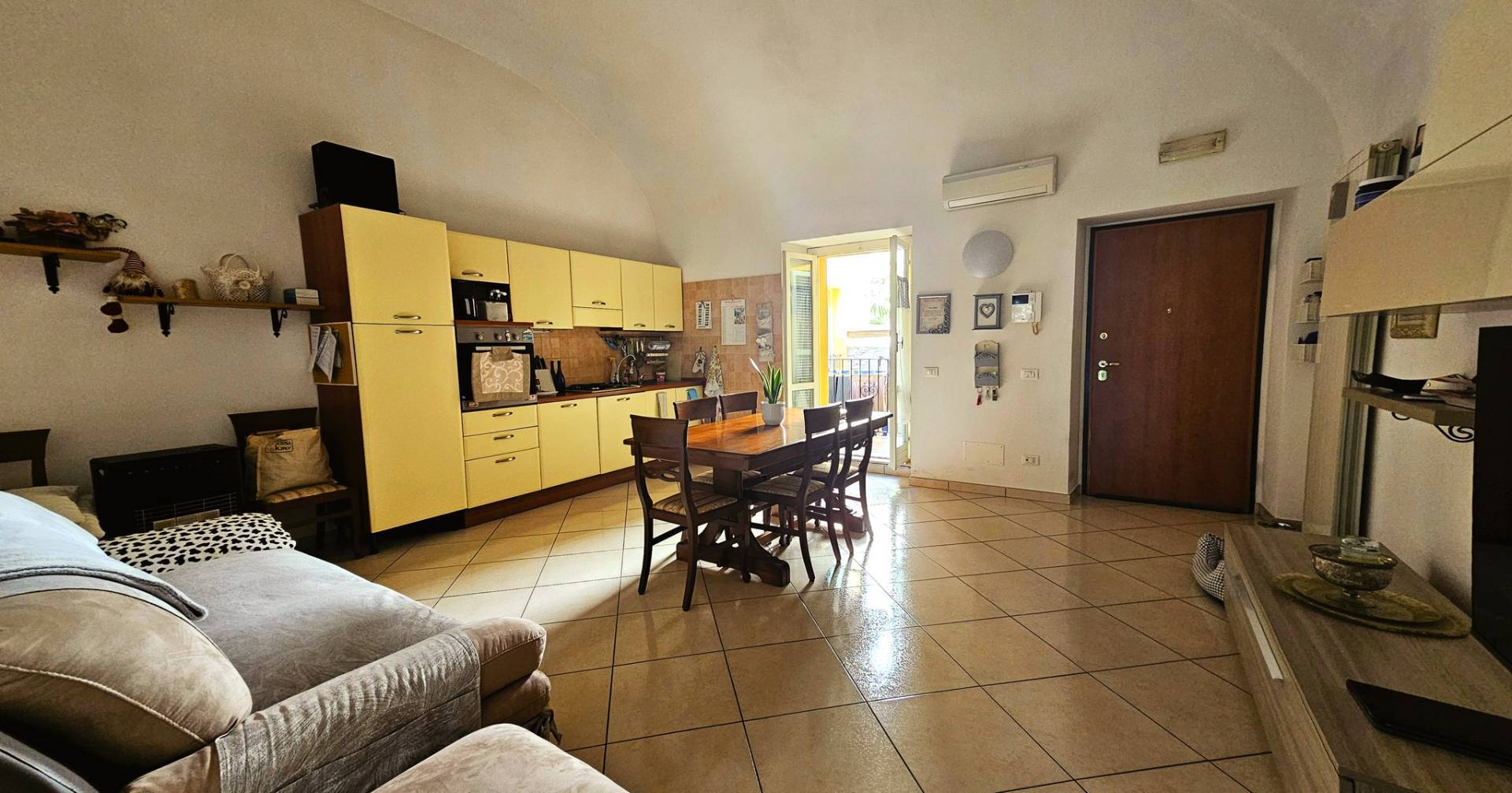 Appartamento con ingresso indipendente in vendita a Teramo, Centro