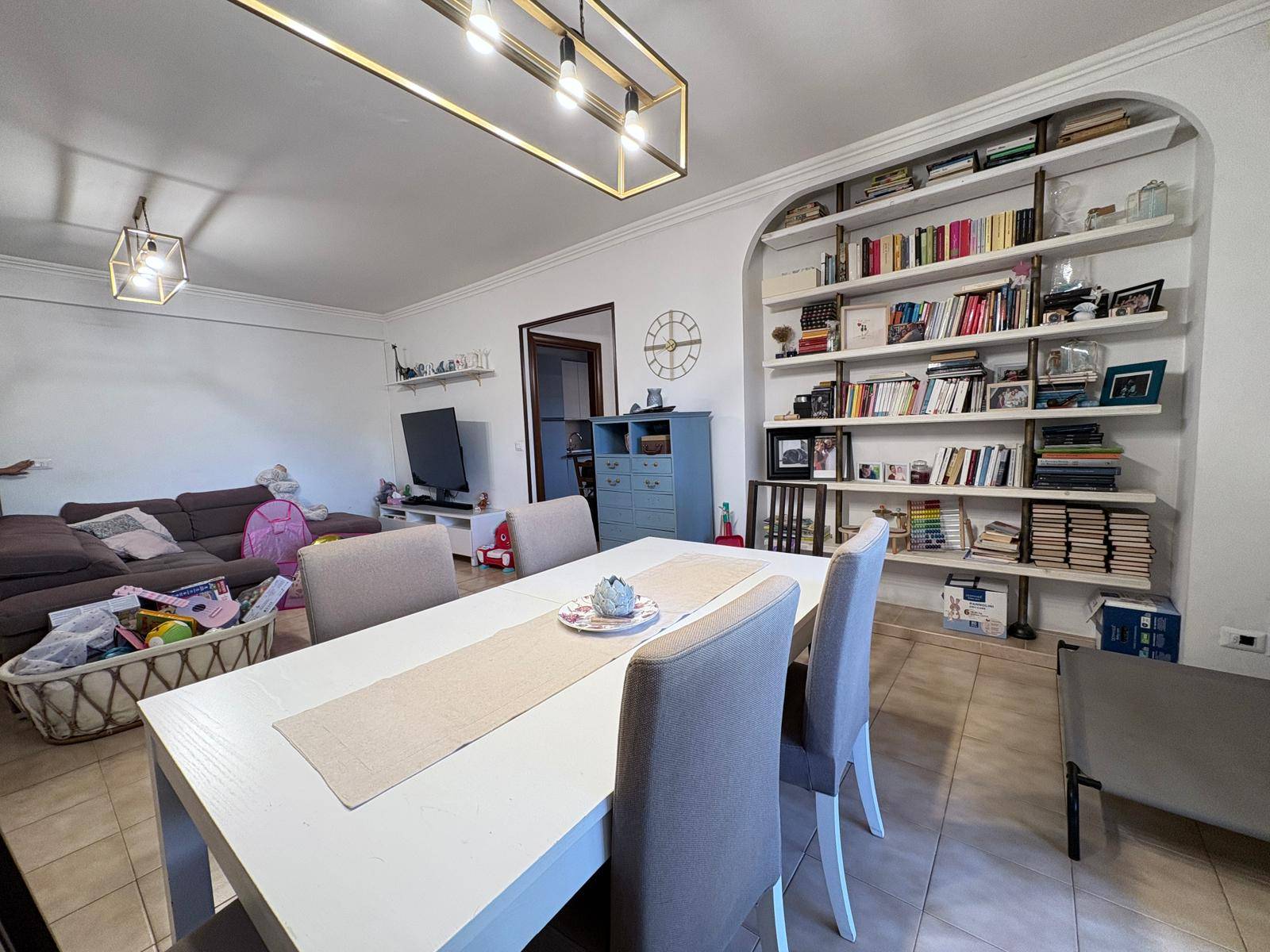 Appartamento in vendita a Guidonia Montecelio, Colle Fiorito