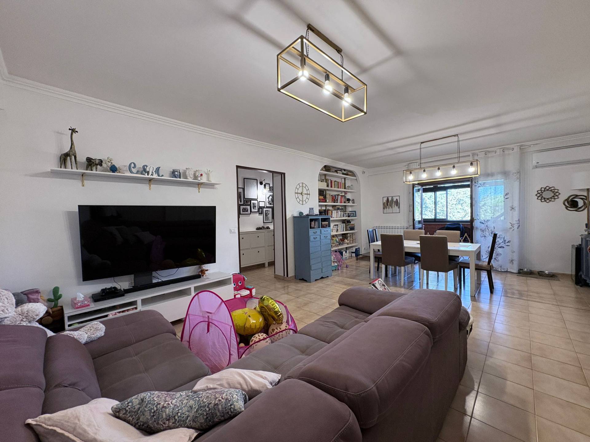 Appartamento in vendita a Guidonia Montecelio, Colle Fiorito