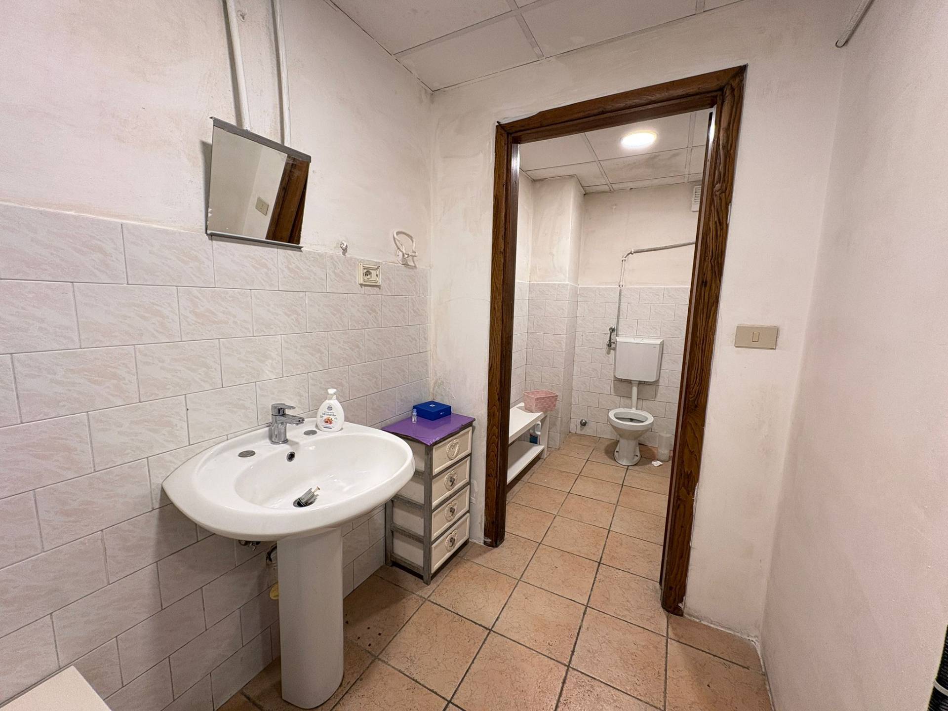 Locale commerciale in affitto a Monterotondo, Monterotondo Paese