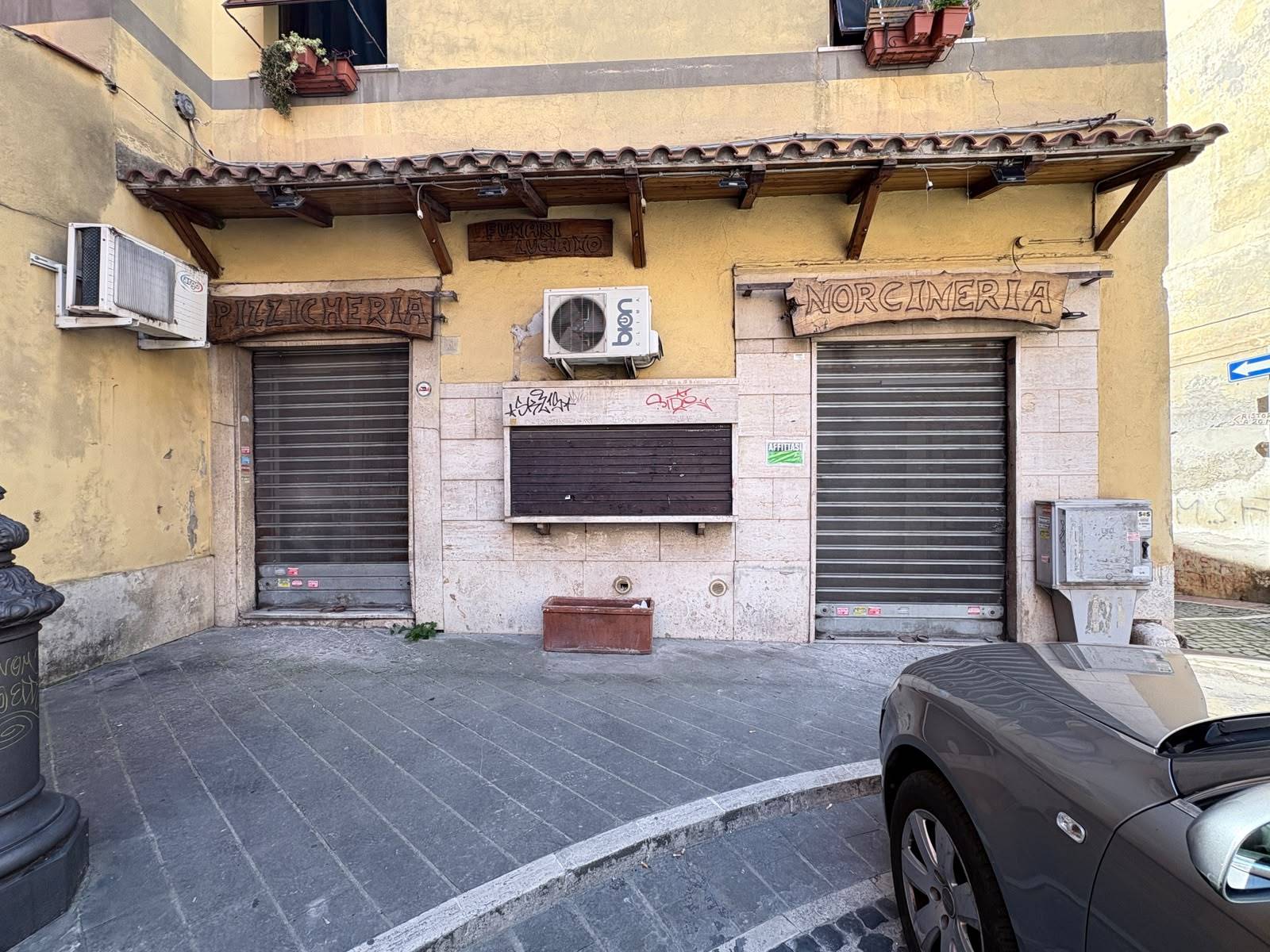 Locale commerciale in affitto a Monterotondo, Monterotondo Paese