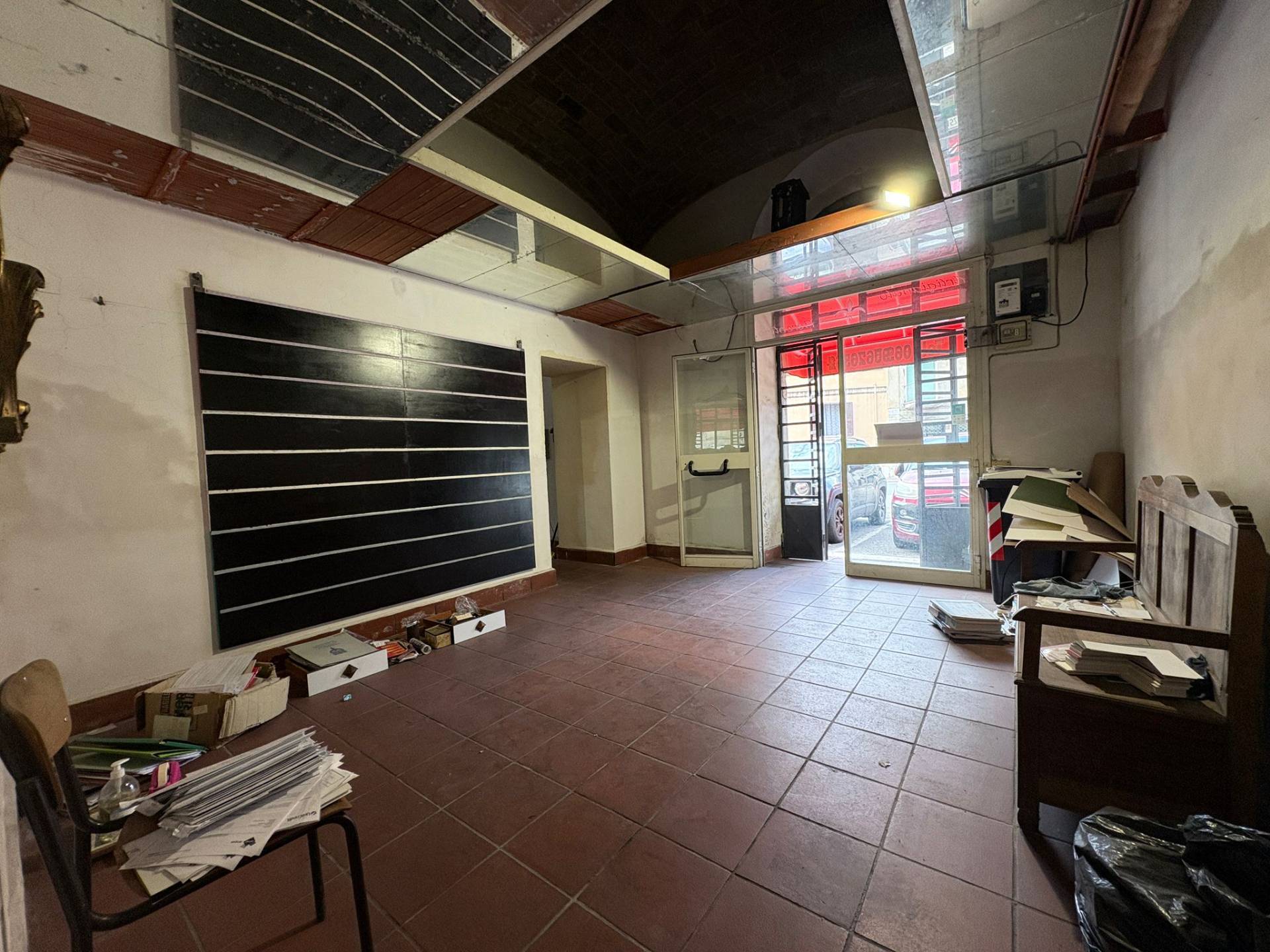 Locale commerciale in affitto a Monterotondo, Monterotondo Paese
