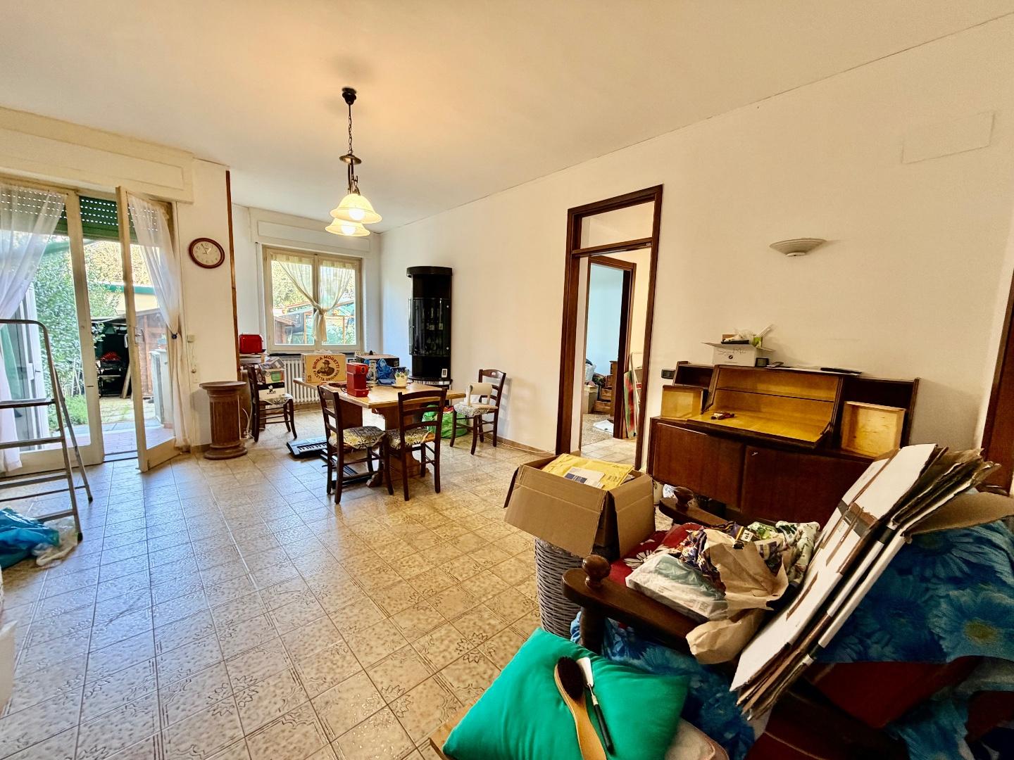 Appartamento con giardino, Massa ricortola