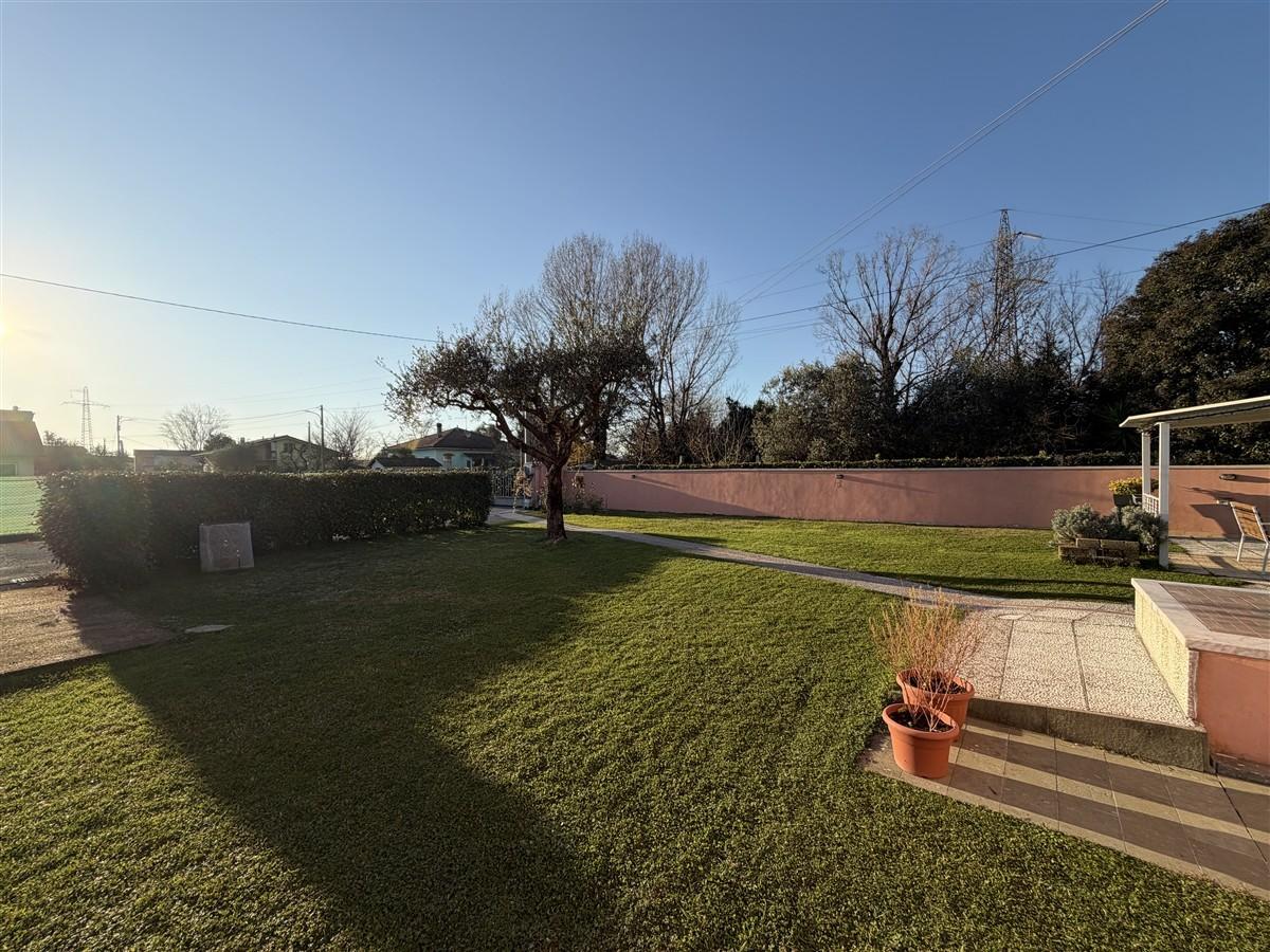 Casa indipendente con giardino, Massa alteta