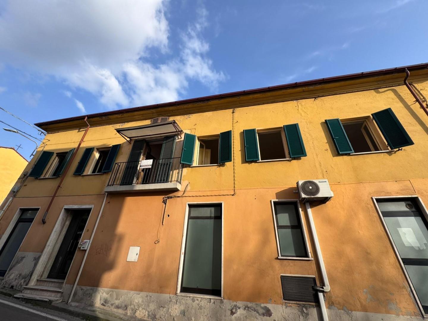 Appartamento da ristrutturare, Massa ortola