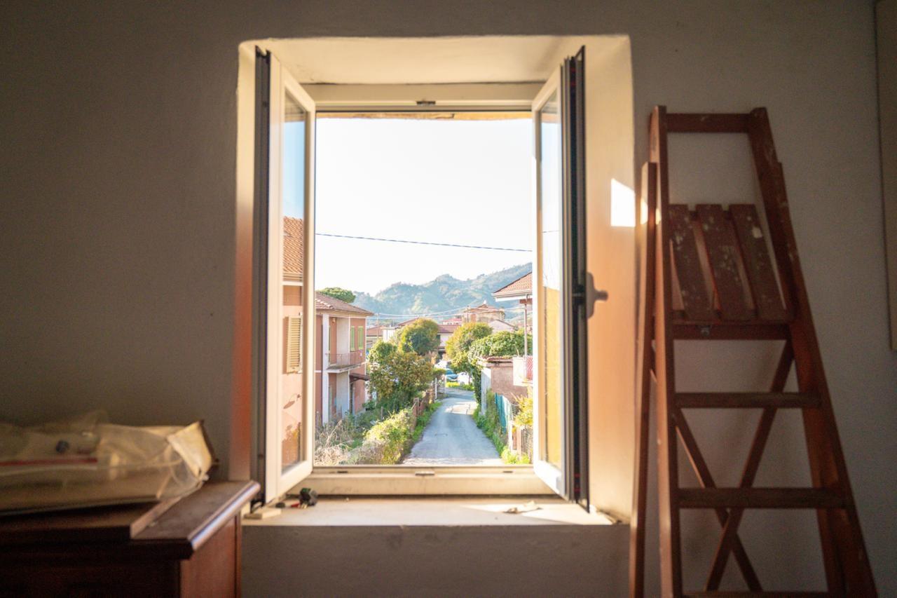 Rustico con terrazzi a Massa