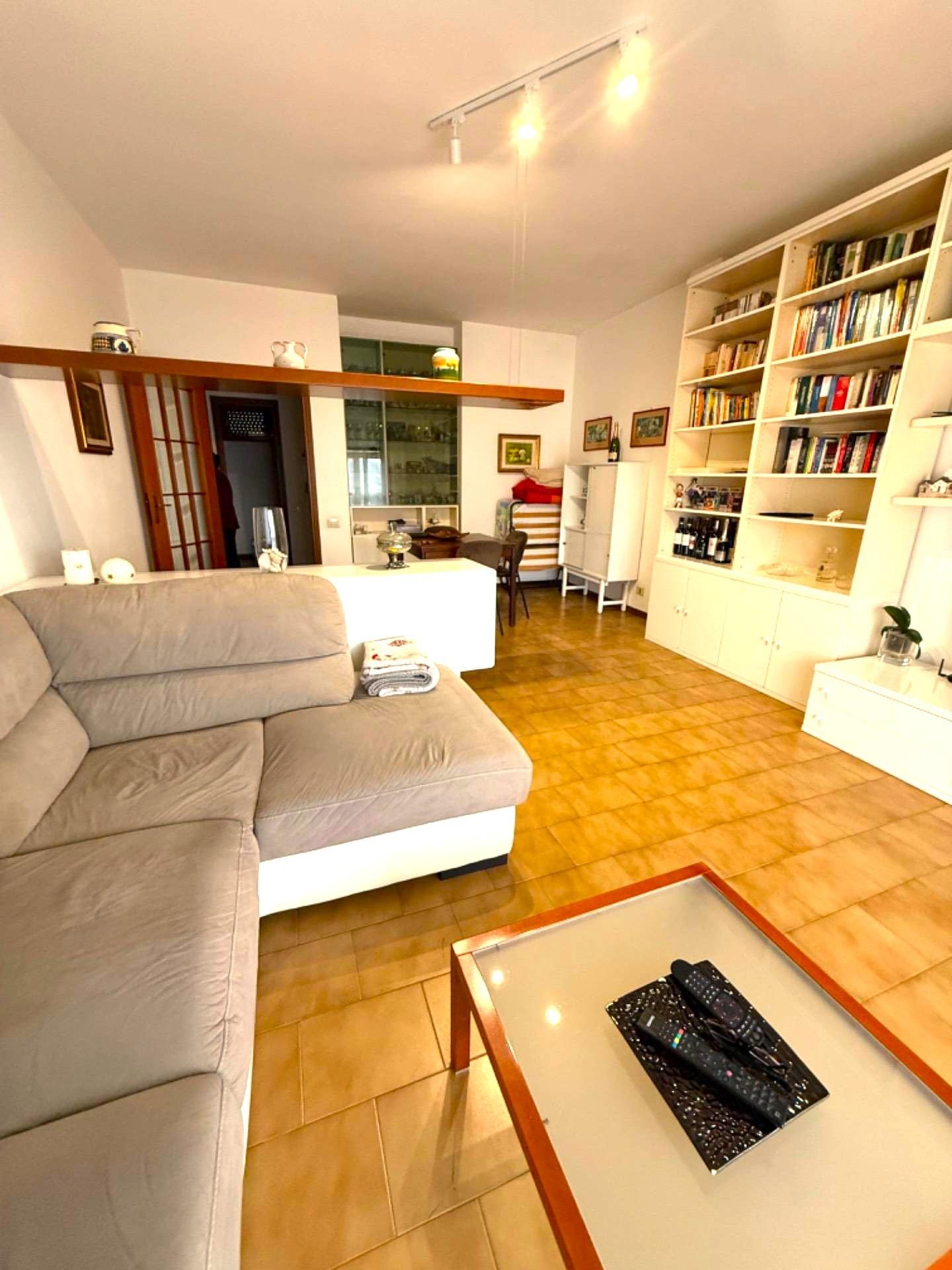 Quadrilocale vista mare a Massa