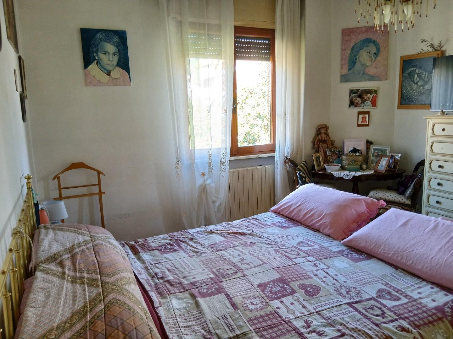 Appartamento con terrazzi, Massa centro