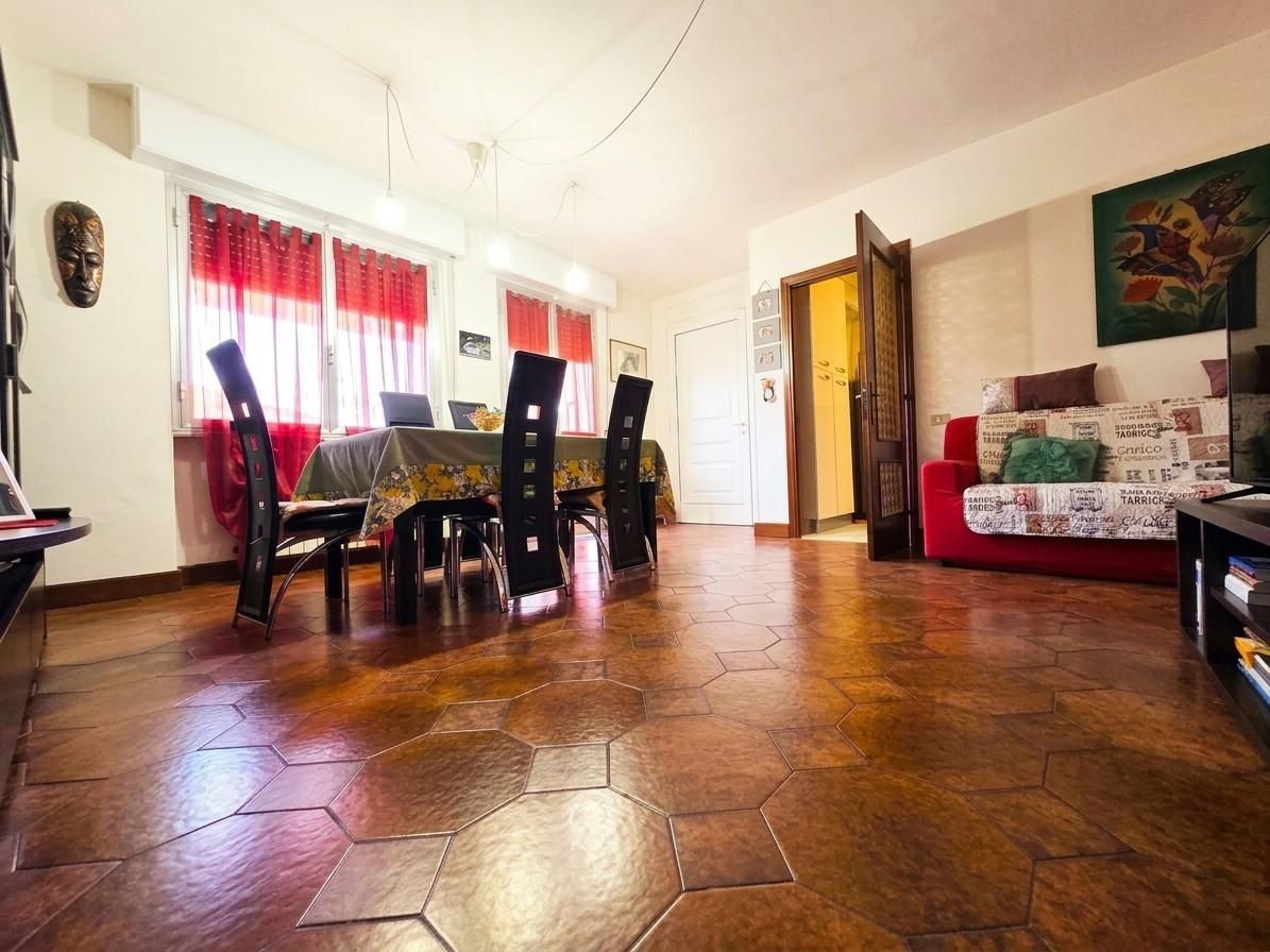 Quadrilocale con terrazzo, Massa turano