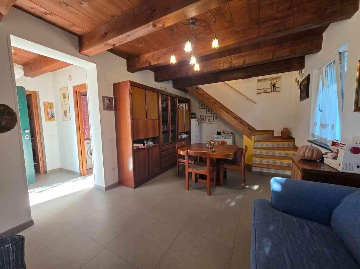 Casa indipendente con giardino, Montignoso cinquale