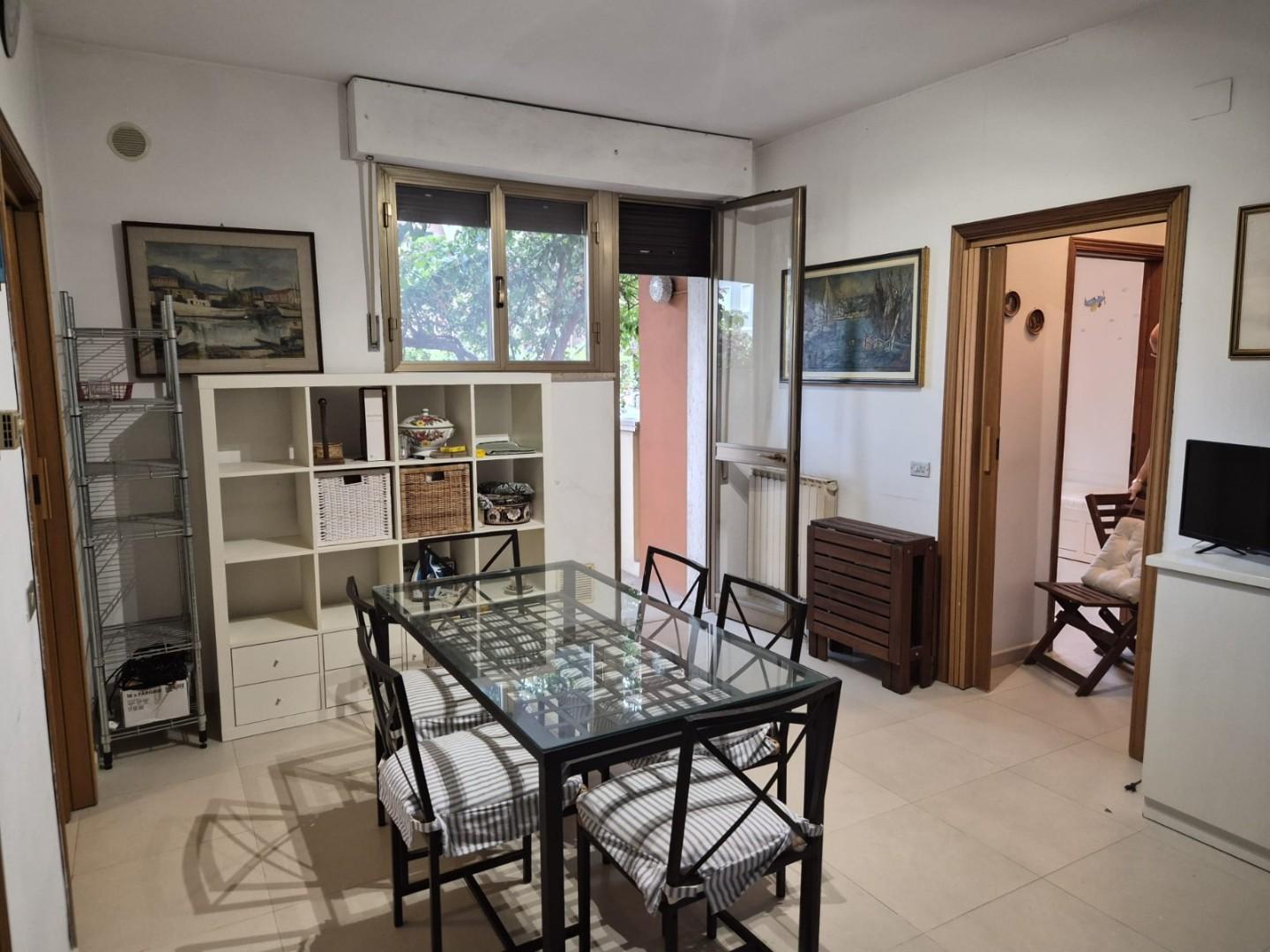 Quadrilocale con terrazzo, Massa marina di