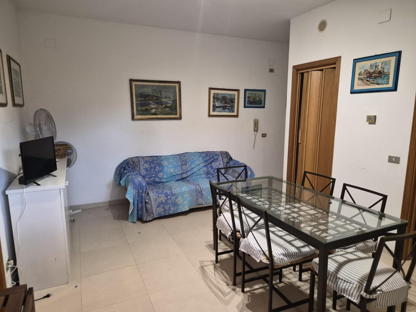 Quadrilocale con terrazzo, Massa marina di