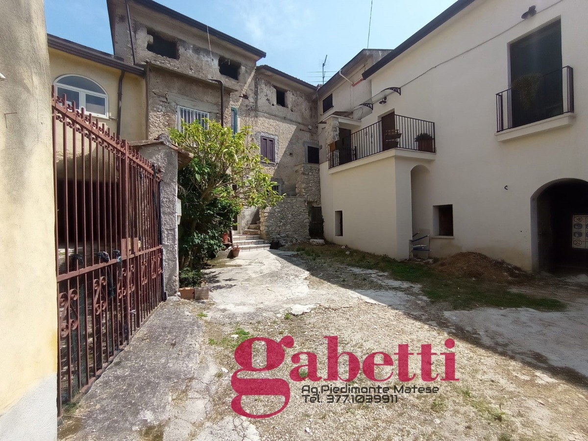 Quadrilocale con giardino a Gioia Sannitica