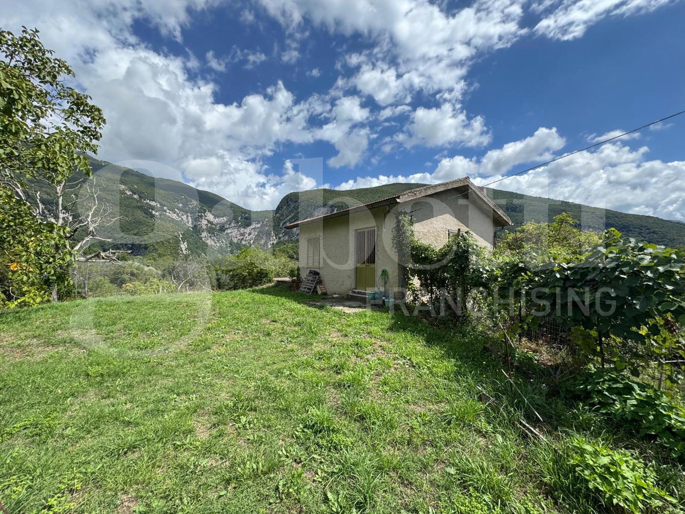 Rustico con giardino a Castello del Matese