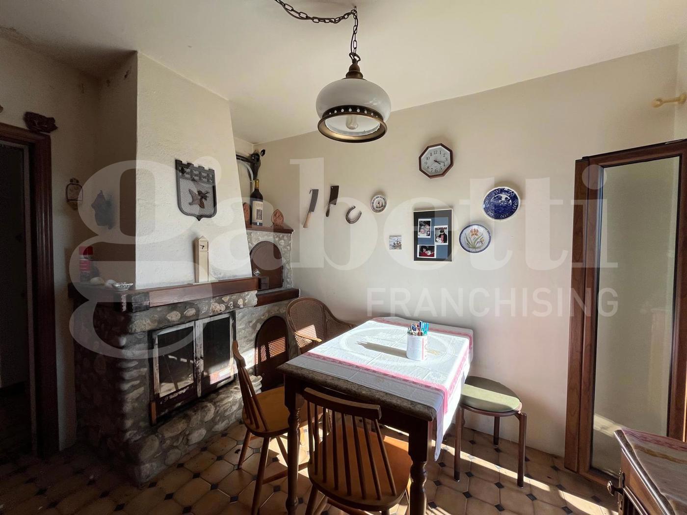 Casa indipendente con giardino a Gioia Sannitica