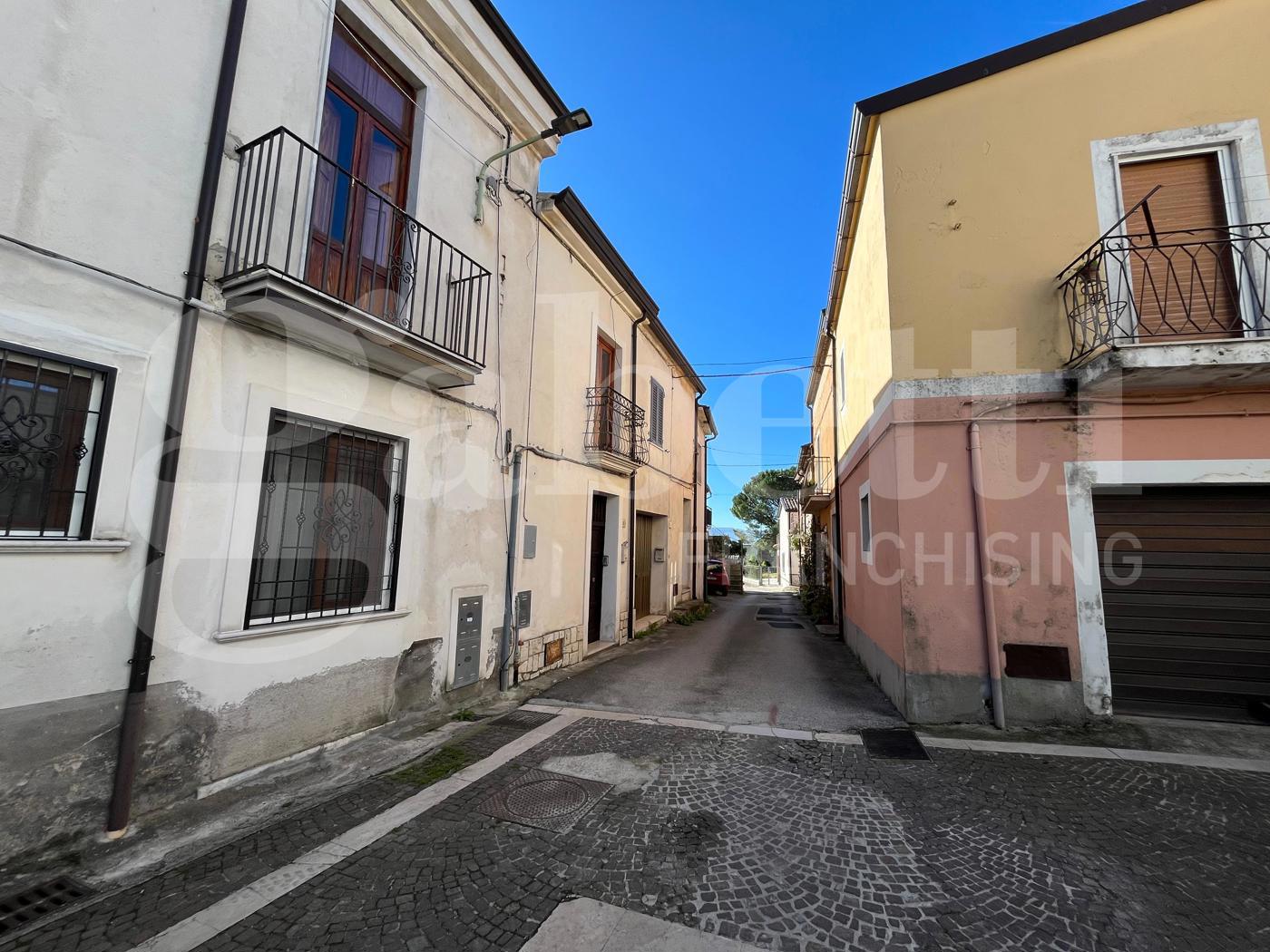 Casa indipendente arredata in affitto a San Potito Sannitico
